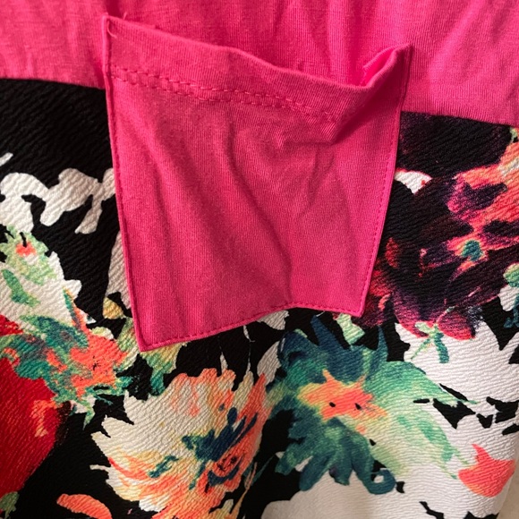 **NWT** Heimish USA size S color block floral top - Picture 4 of 6